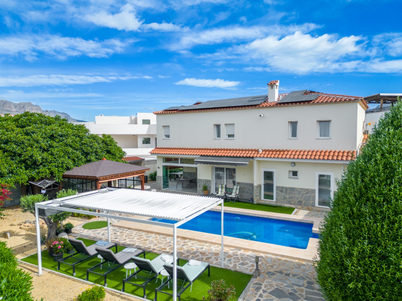 Villa in L'Albir - view 1