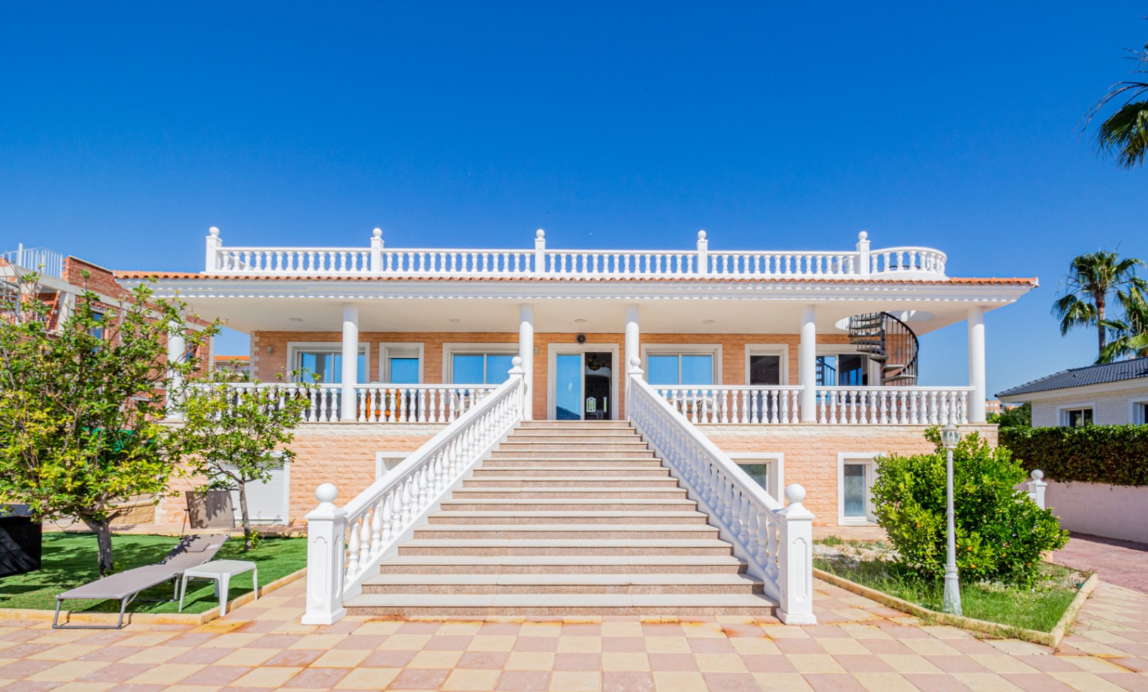 Villa in Sant Joan d'Alacant - view 1
