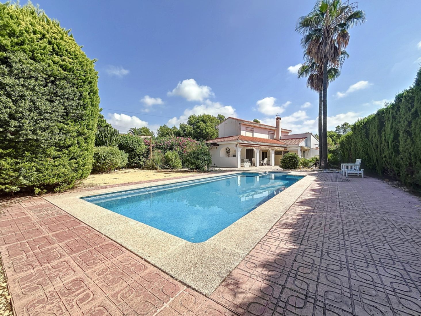 Villa in La Nucia - view 1