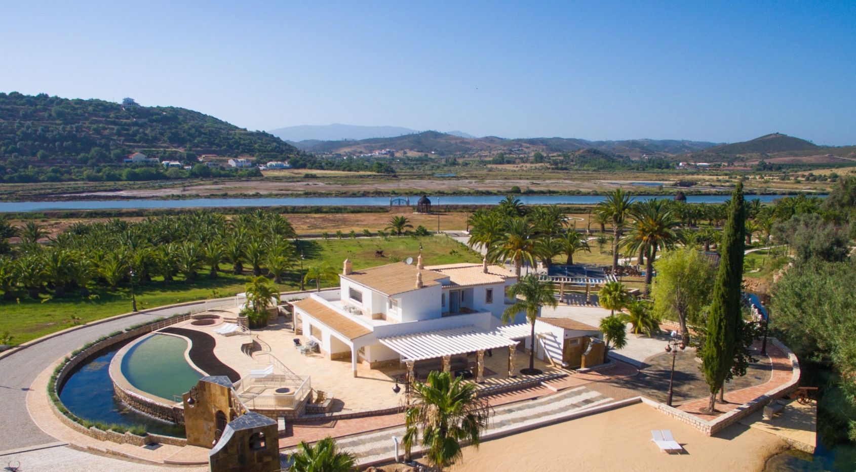Villa in Parchal - view 1