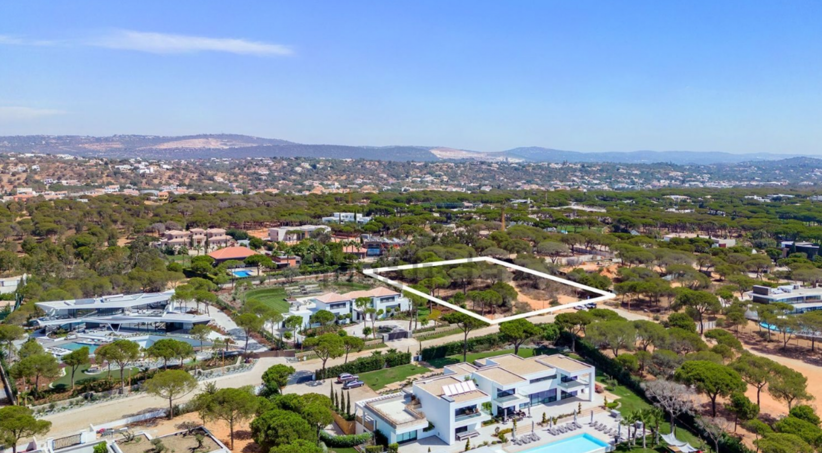 Land in Loule - view 1