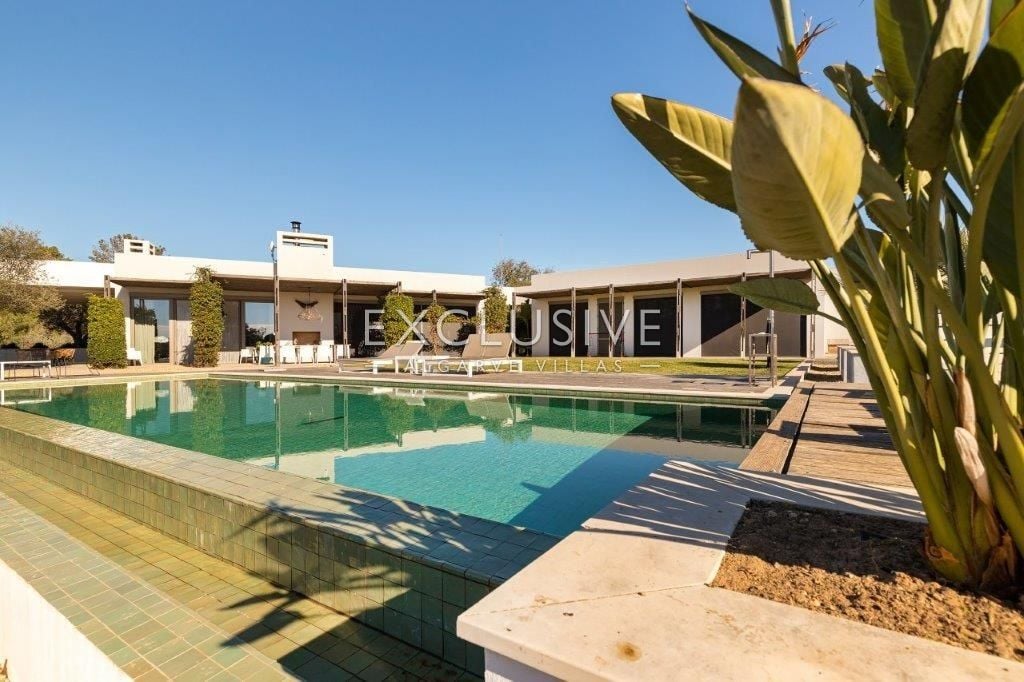 House in Lagoa - view 1