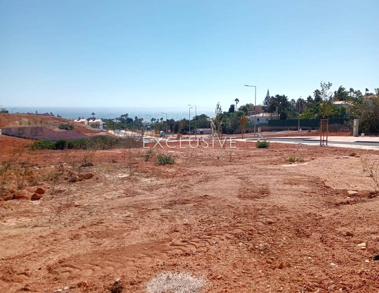 Land in Faro - view 1