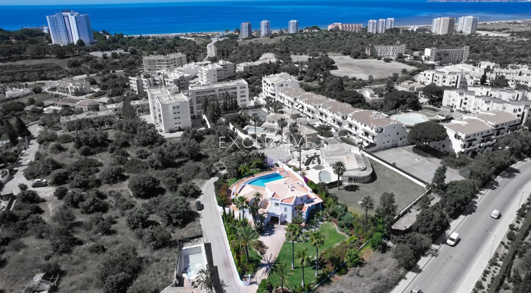 Villa in Montes de Alvor - view 1