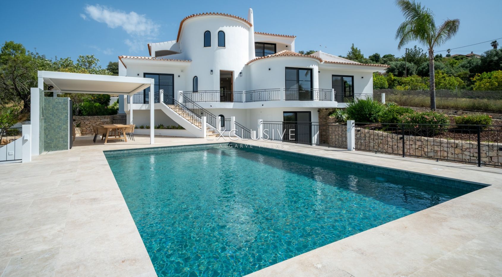 Villa in Santa Barbara de Nexe - view 1