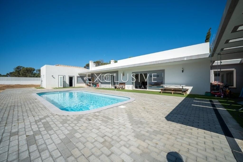 House in Montes de Alvor - view 1
