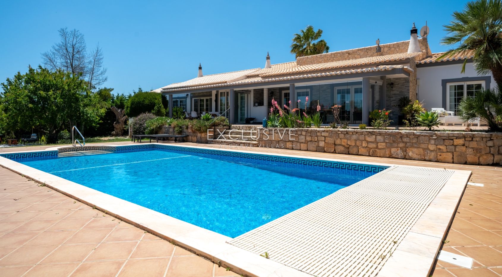 Villa in Carvoeiro - view 1