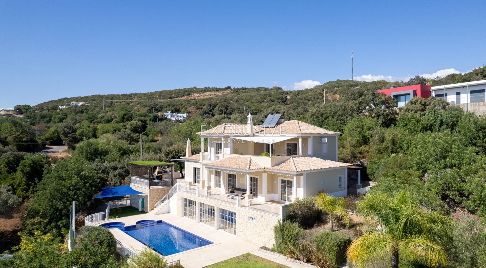 Villa in Paco dos Ferreiros - view 1