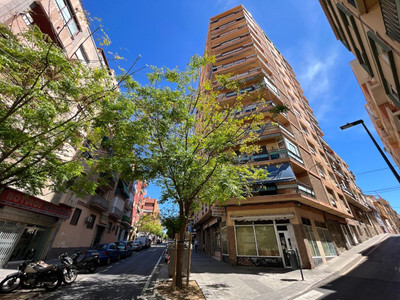Apartment in Alicante - view 1