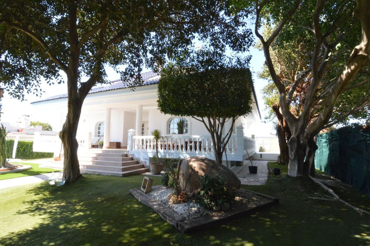 House in Alicante - view 1