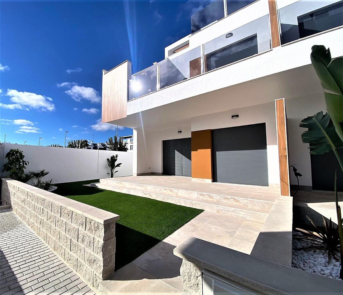 House in Torre de la Horadada - view 1