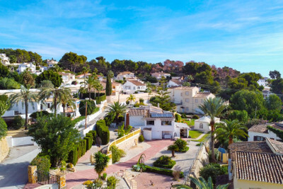 Villa in Benissanet - view 1