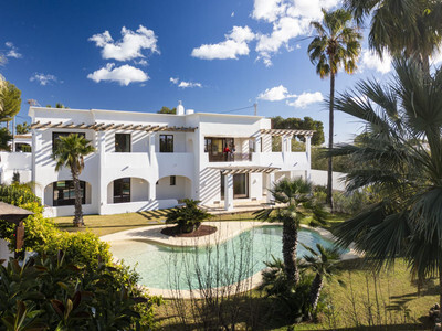 Villa in Benissanet - view 1