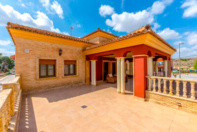 Villa in Urbanizacion los Balcones - view 1
