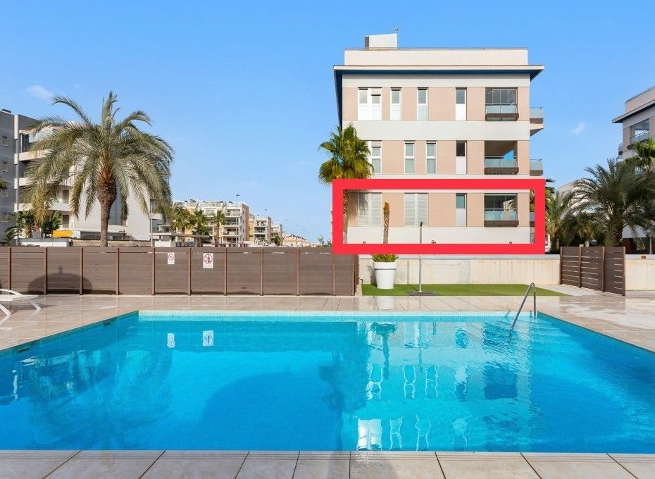 Apartment in Villamartin - view 1