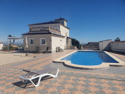 Villa in Alicante - view 1