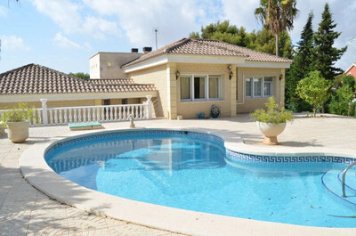Villa in Alicante - view 1