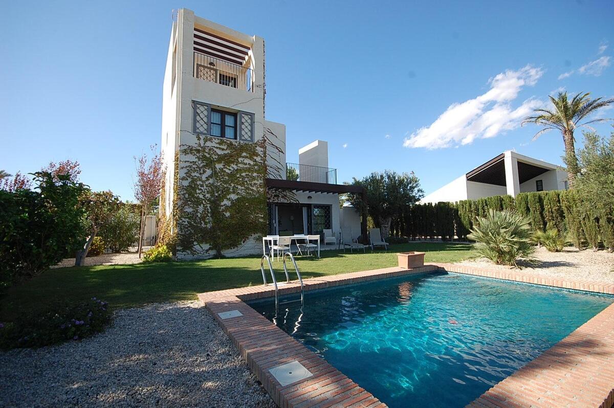 Villa in Santa Cruz - view 1