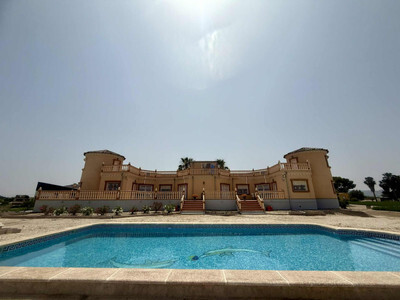 Villa in Alicante - view 1