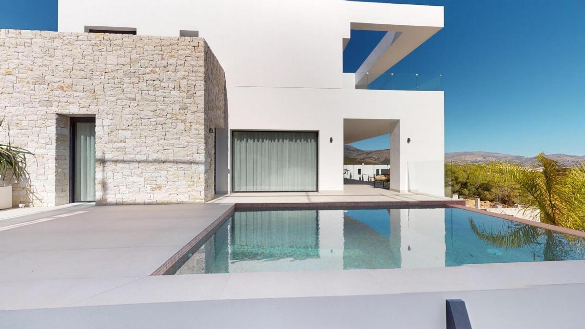Villa in Alicante - view 1