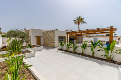 Villa in Alicante - view 1