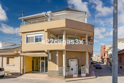 Villa in Alicante - view 1