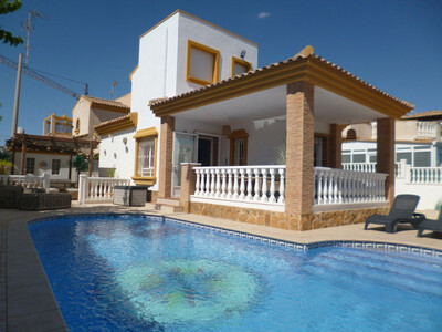 Villa in Alicante - view 1