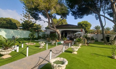 Villa in Urbanizacion los Balcones - view 1