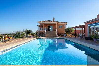 Villa in Alicante - view 1