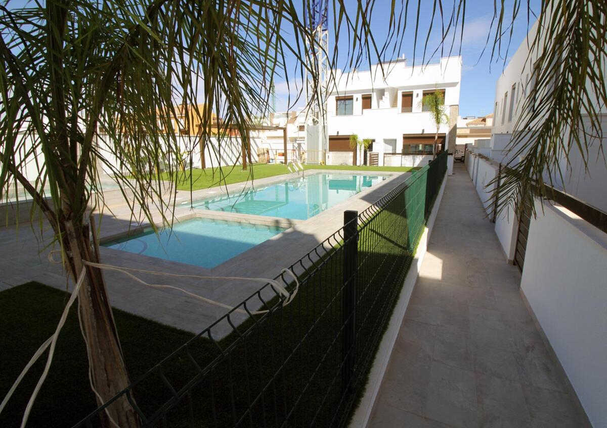 House in Alicante - view 1