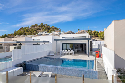 Villa in Alicante - view 1
