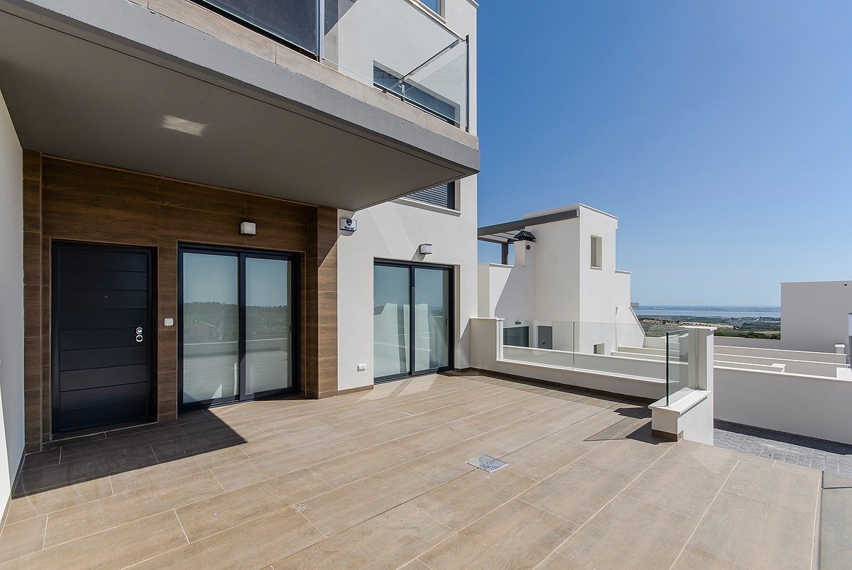 House in Alicante - view 1