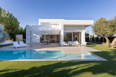 Villa in Urbanizacion los Balcones - view 1