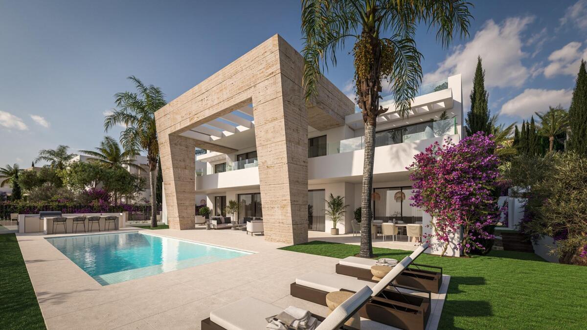 Villa in Estepona - view 1