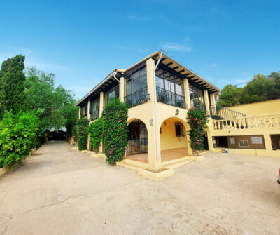 Villa in Alicante - view 1