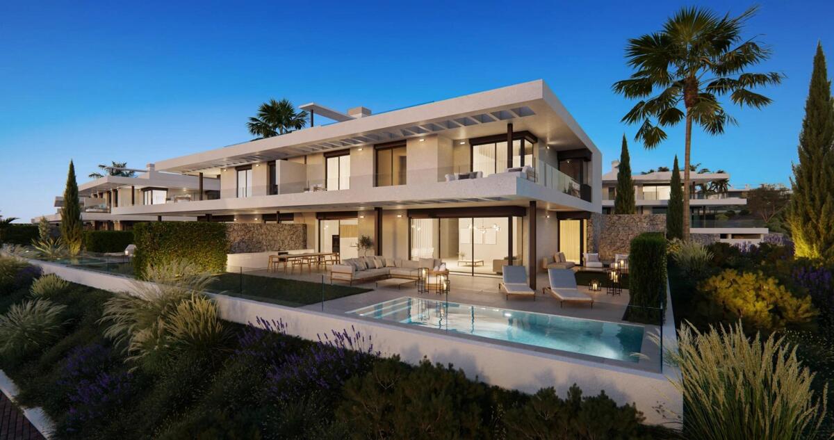House in Marbella Del Este - view 1