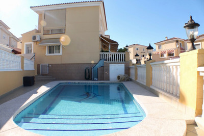 Villa in Alicante - view 1