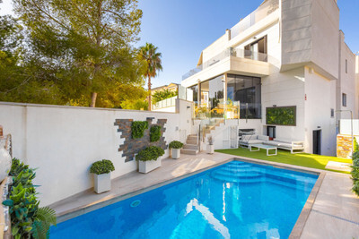 Villa in Villamartin - view 1