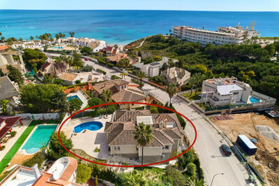 Villa in Alicante - view 1