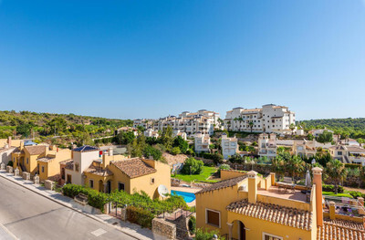 Apartment in Urbanizacion los Balcones - view 1