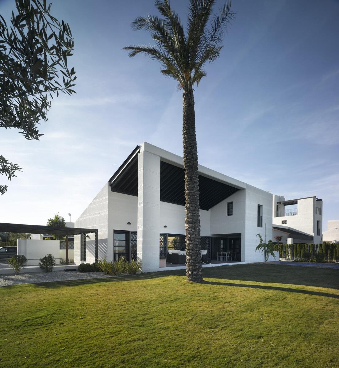 Villa in Santa Cruz - view 1