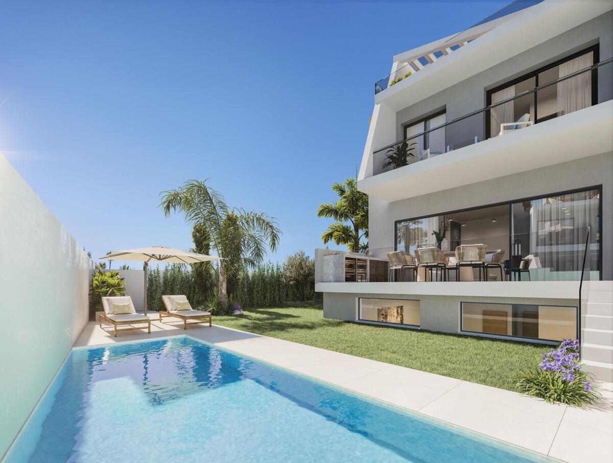 House in Estepona - view 1