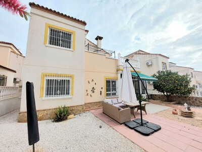 Villa in Elche - view 1