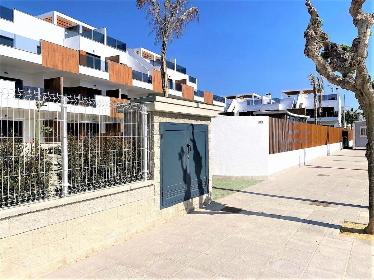 House in Torre de la Horadada - view 1