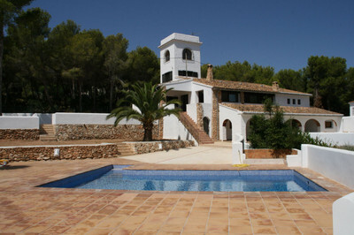 Villa in Alicante - view 1