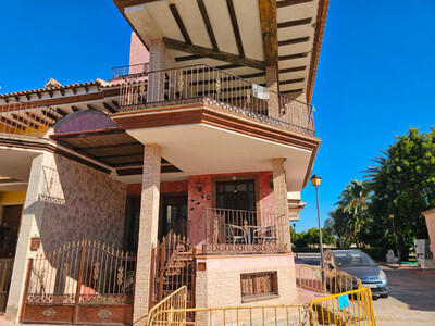 Villa in Alicante - view 1