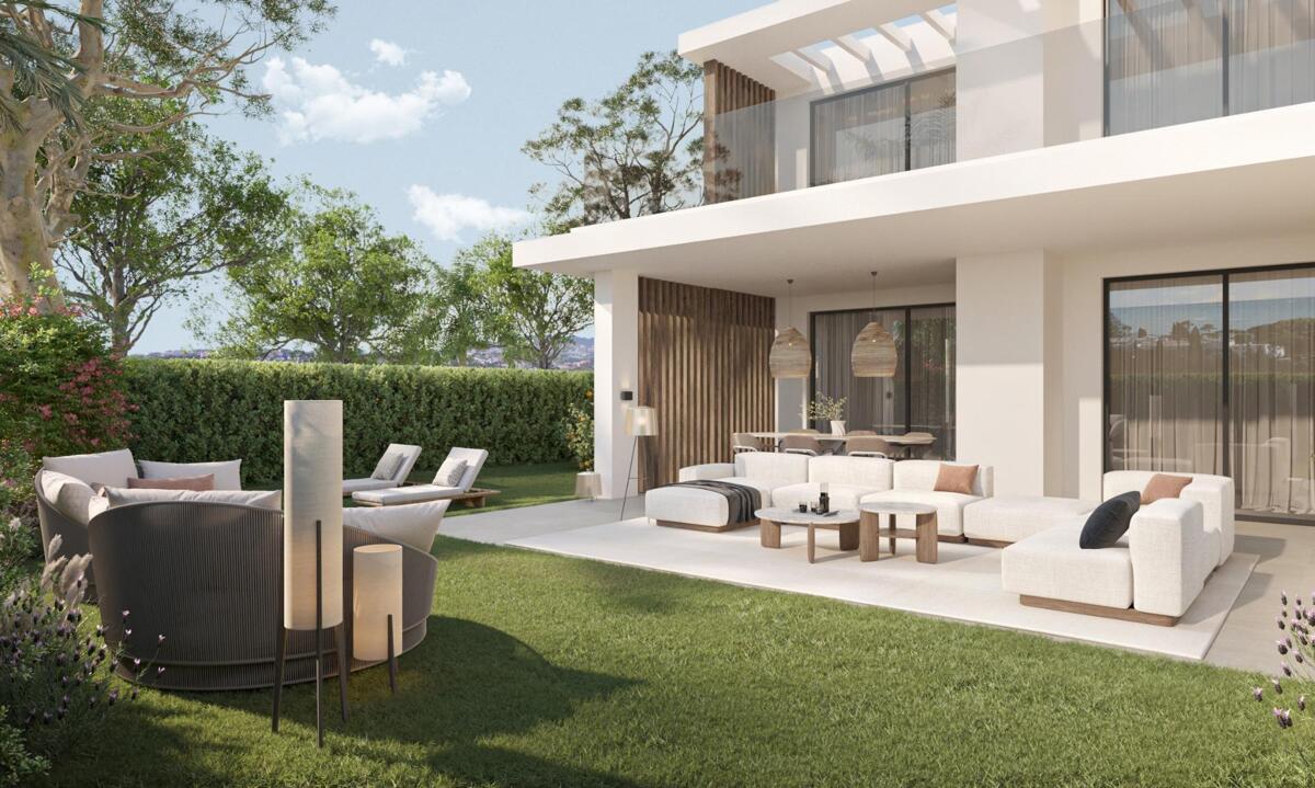 House in Estepona - view 1
