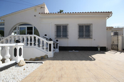 Villa in L'Albir - view 1