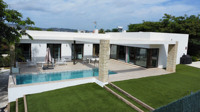 Villa in Alicante - view 1