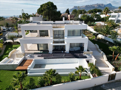 Villa in Benissanet - view 1